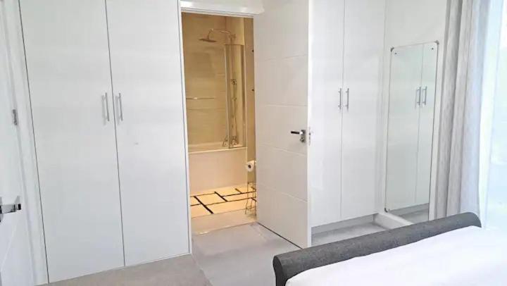 Cozy Double Room With Large En Suite Near Canary Wharf London With Amazing Views In A Shared Apartment Екстер'єр фото
