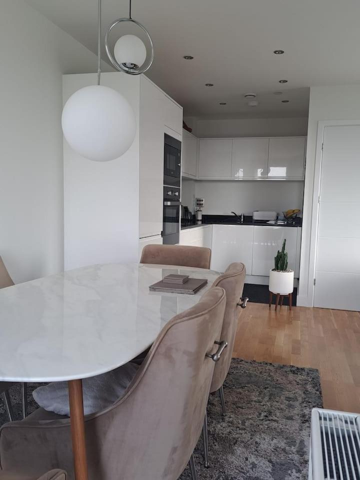 Cozy Double Room With Large En Suite Near Canary Wharf London With Amazing Views In A Shared Apartment Екстер'єр фото