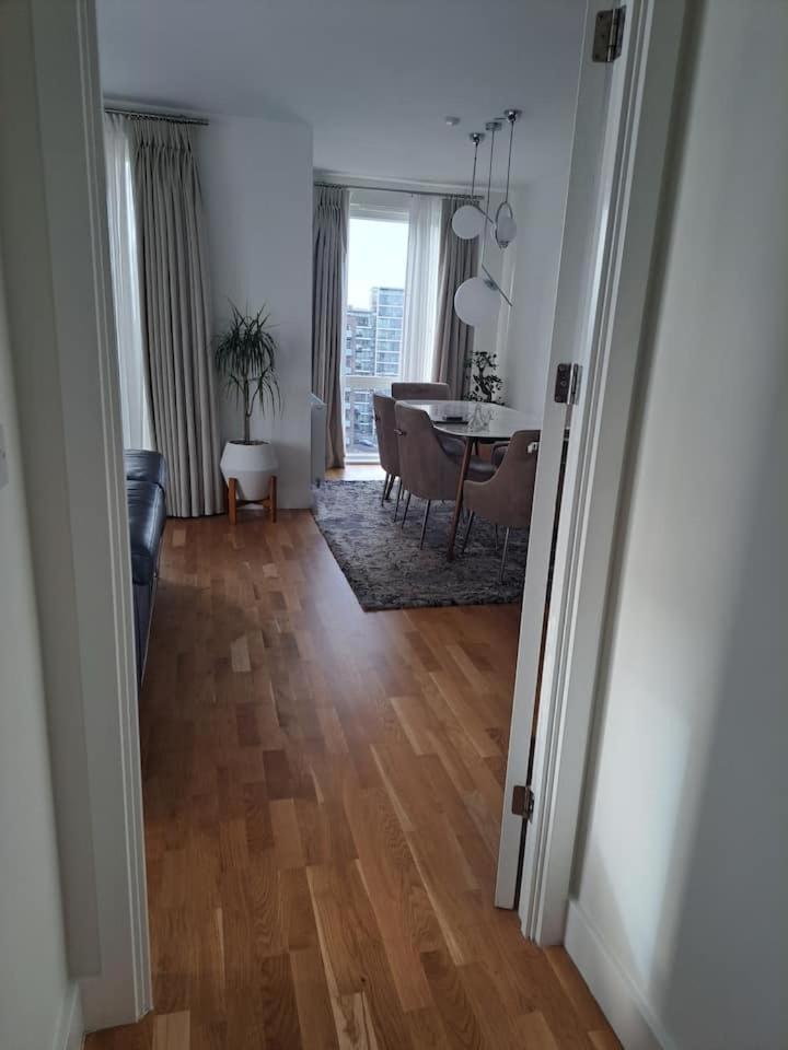 Cozy Double Room With Large En Suite Near Canary Wharf London With Amazing Views In A Shared Apartment Екстер'єр фото