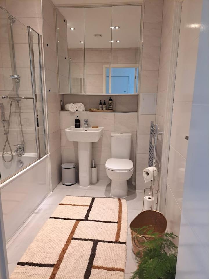 Cozy Double Room With Large En Suite Near Canary Wharf London With Amazing Views In A Shared Apartment Екстер'єр фото