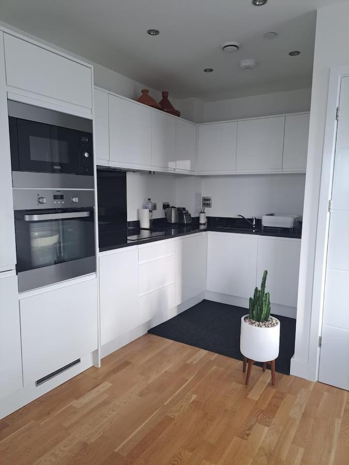 Cozy Double Room With Large En Suite Near Canary Wharf London With Amazing Views In A Shared Apartment Екстер'єр фото